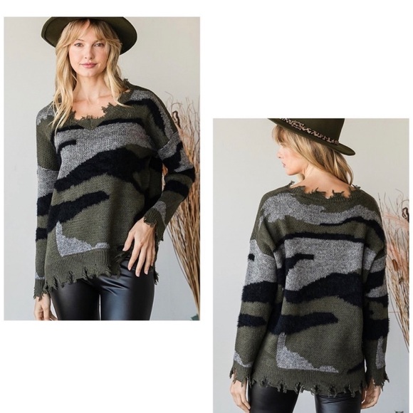 Camo print distressed pullover sweater - Picture 3 of 3